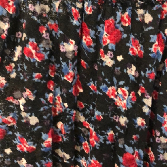 Floral top with “crochet-like” detailing - Picture 5 of 5